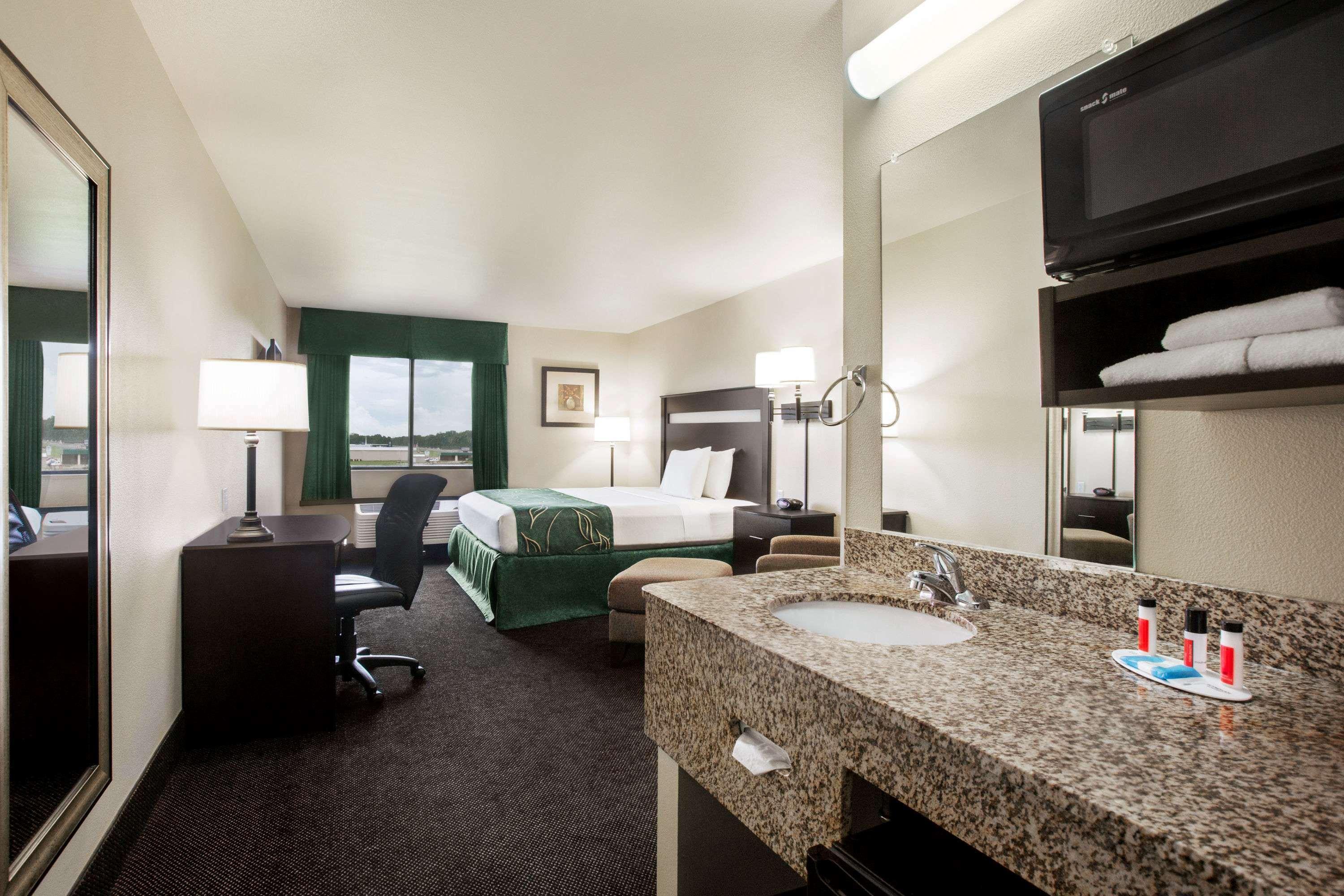 Travelodge By Wyndham Livonia Εξωτερικό φωτογραφία
