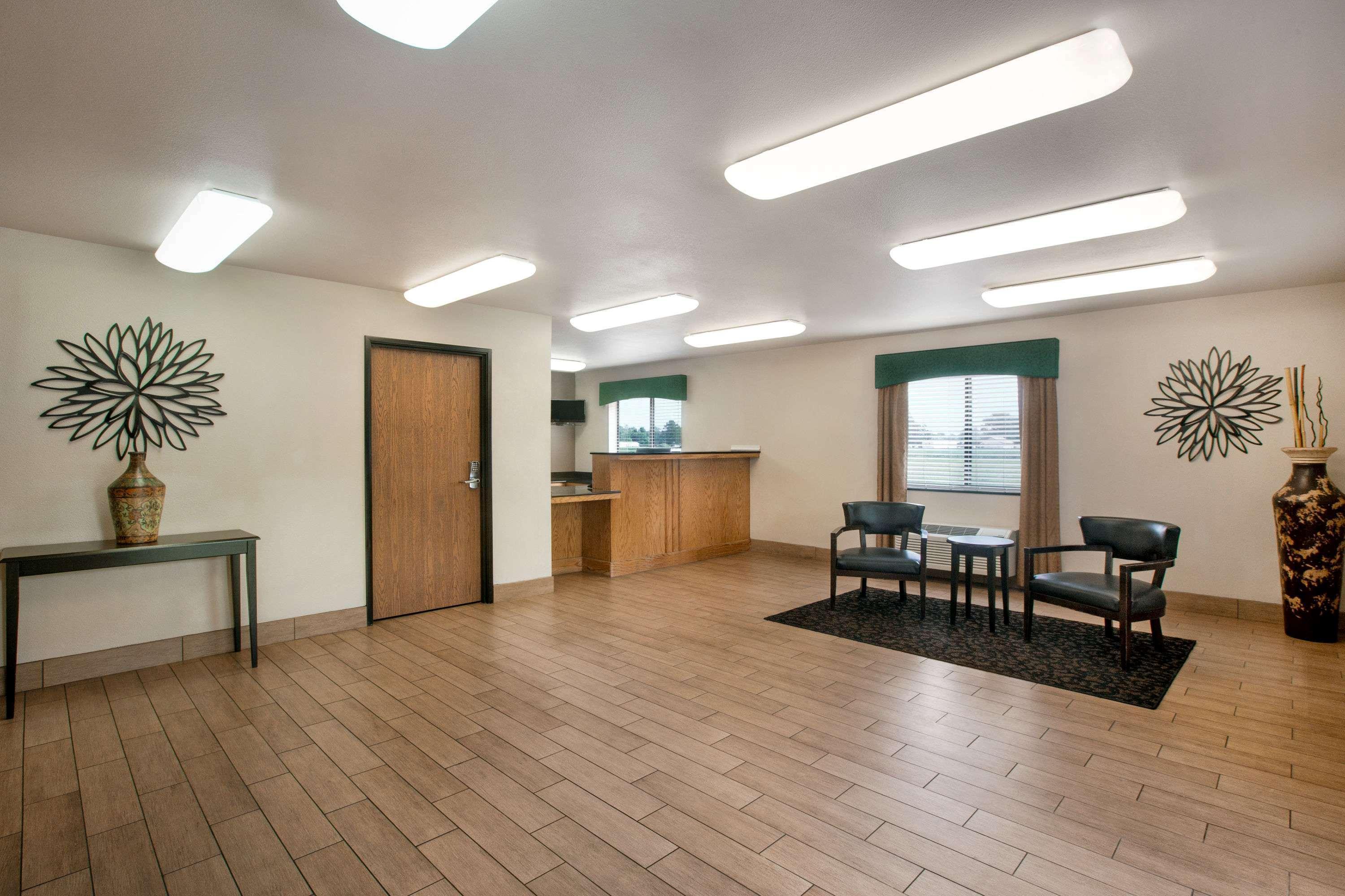 Travelodge By Wyndham Livonia Εξωτερικό φωτογραφία