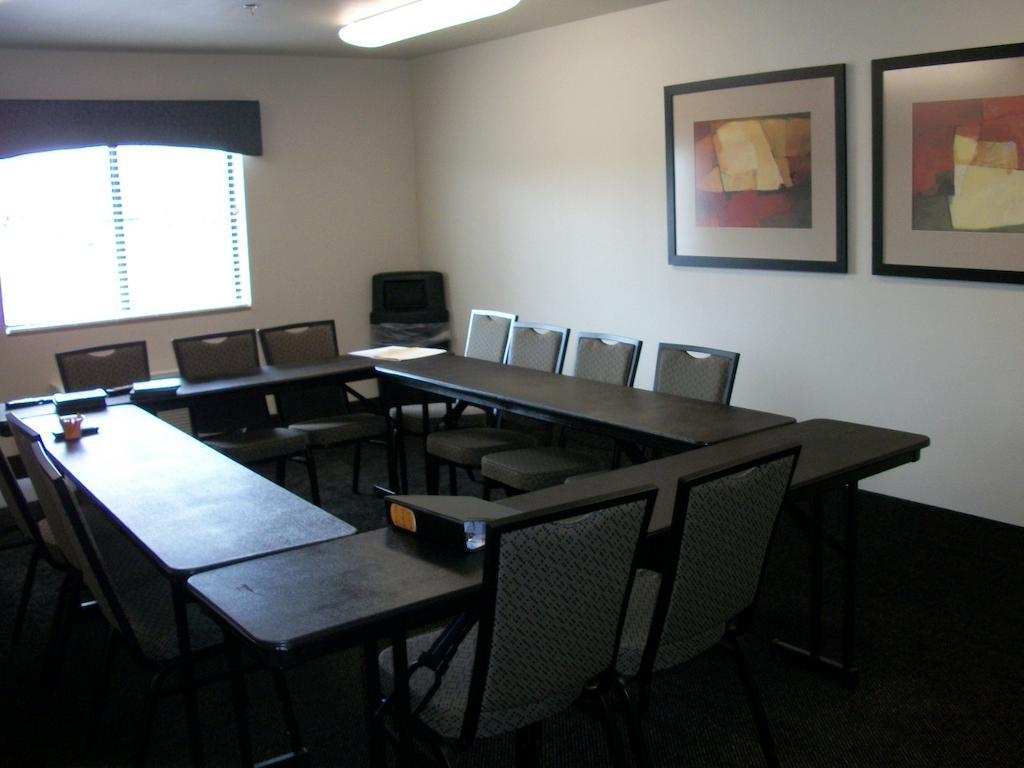 Travelodge By Wyndham Livonia Εξωτερικό φωτογραφία